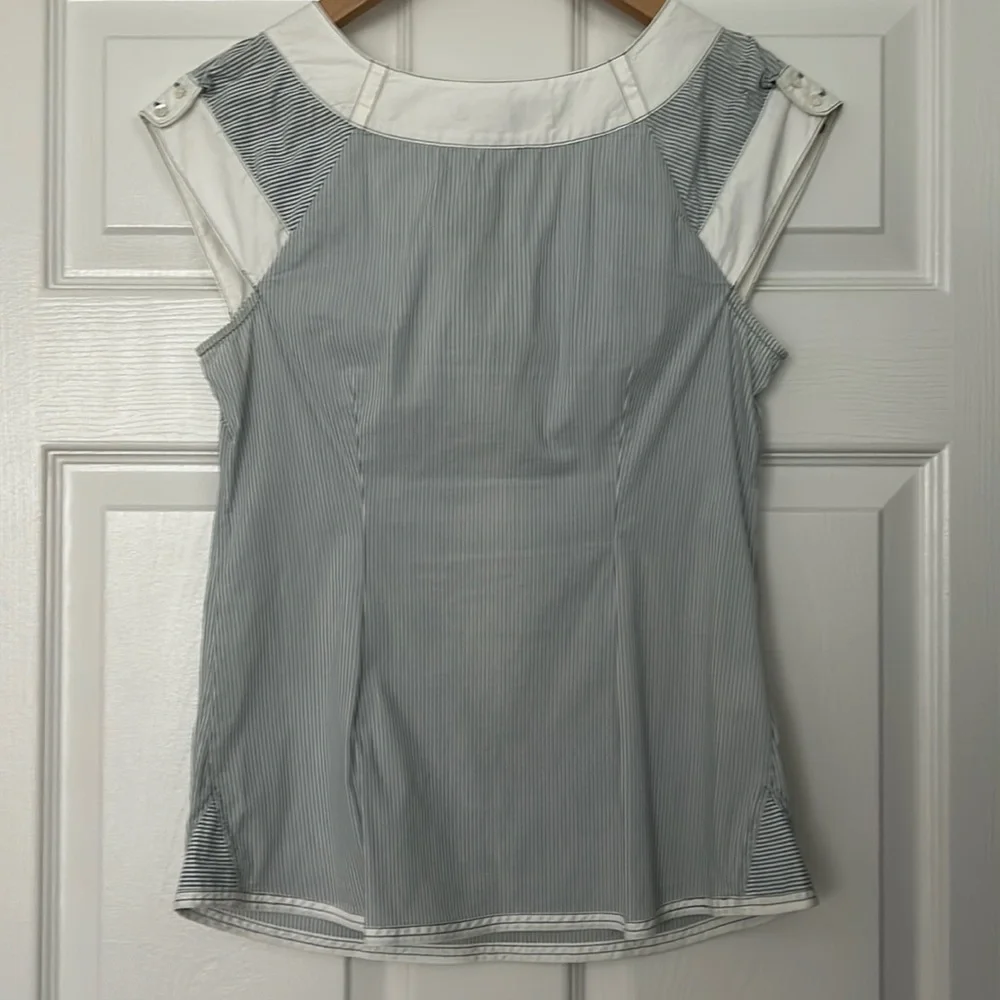 BCBGMaxAzria Striped Blouse XS - Picture 4 of 9